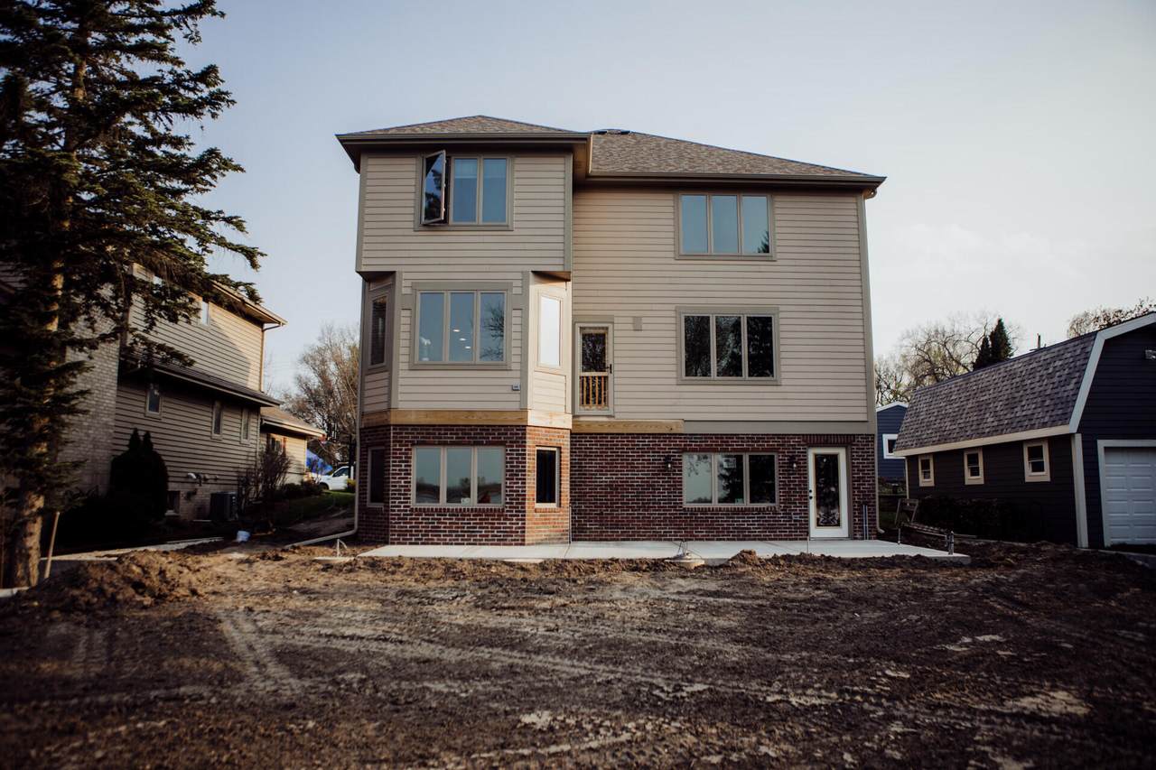 24928 Breezy Point Rd - Photo 1