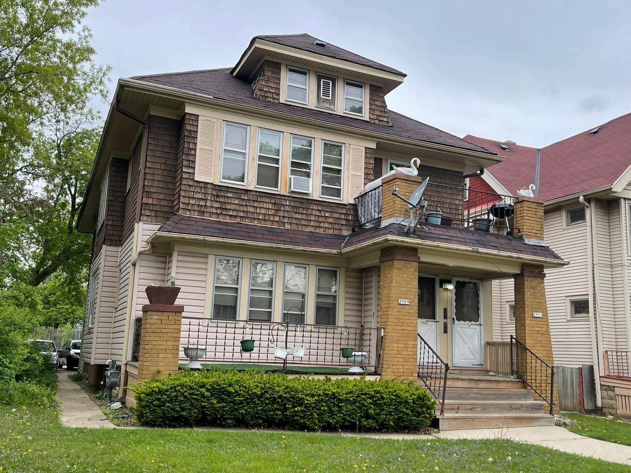 2909 53rd St - Photo 1