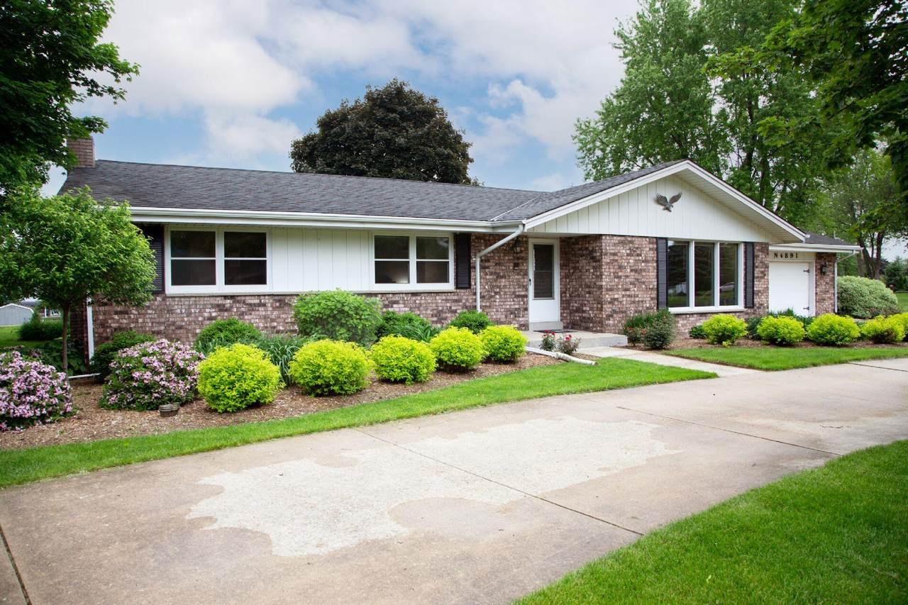 W223N4891 East View Dr - Photo 1