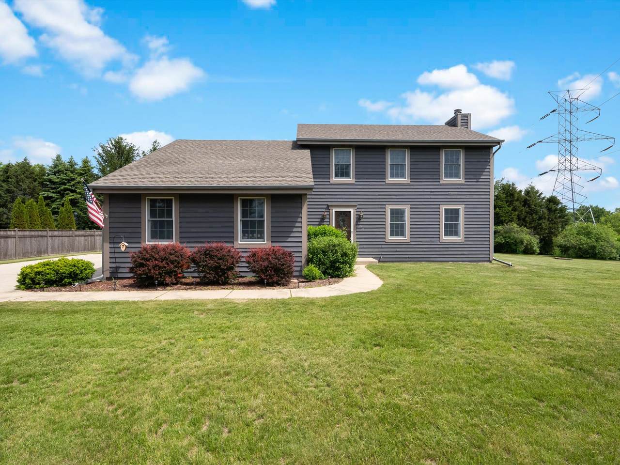 662 Parkside Ln - Photo 1