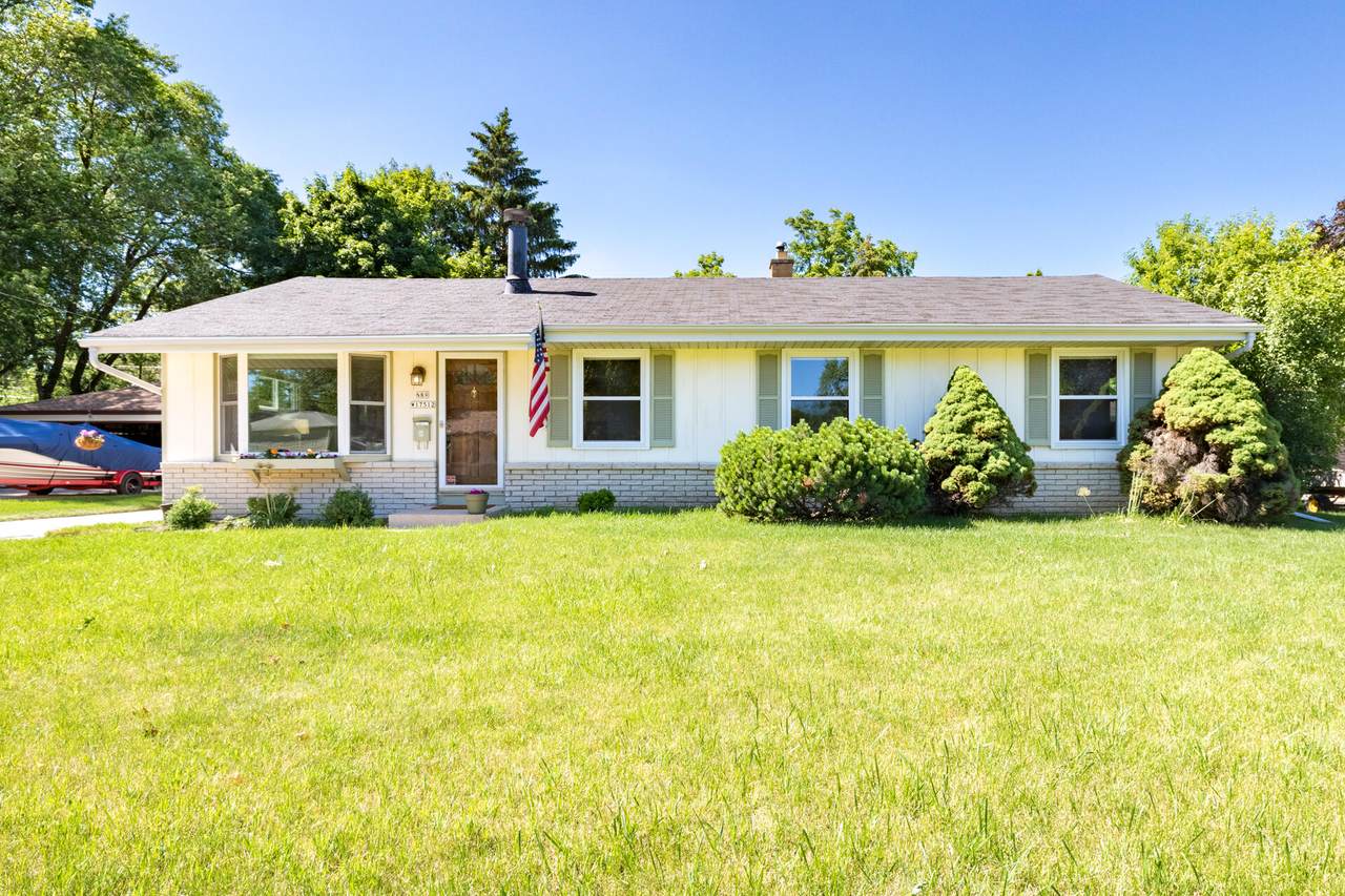 N89W17512 St Thomas Dr - Photo 1