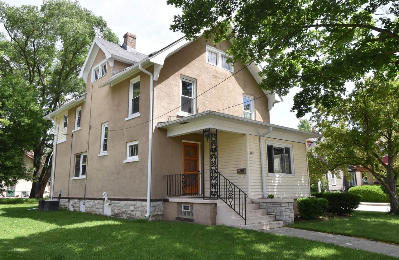202 Carroll St - Photo 1