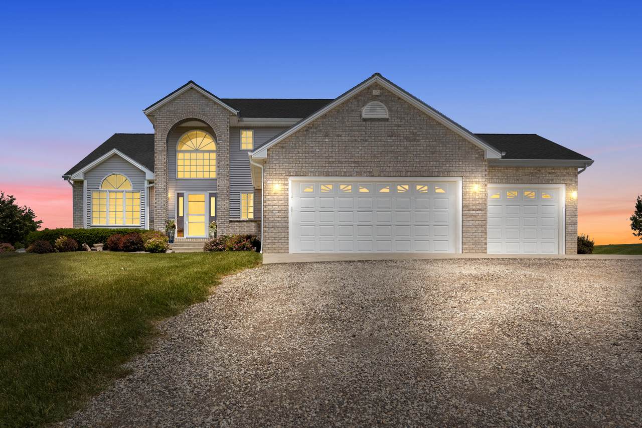 6140 Wayne Center Dr - Photo 1
