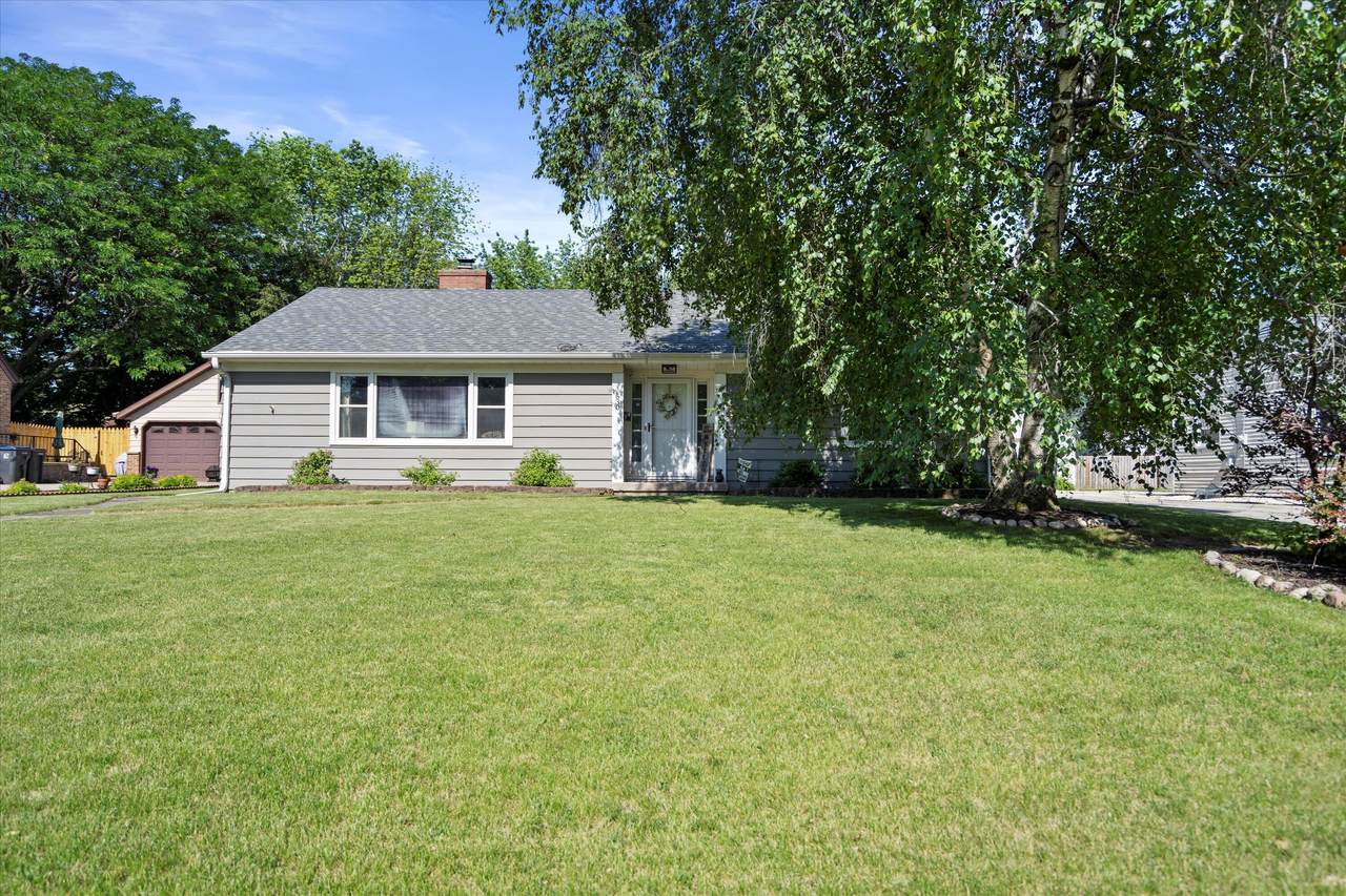 630 Hine Ave - Photo 1