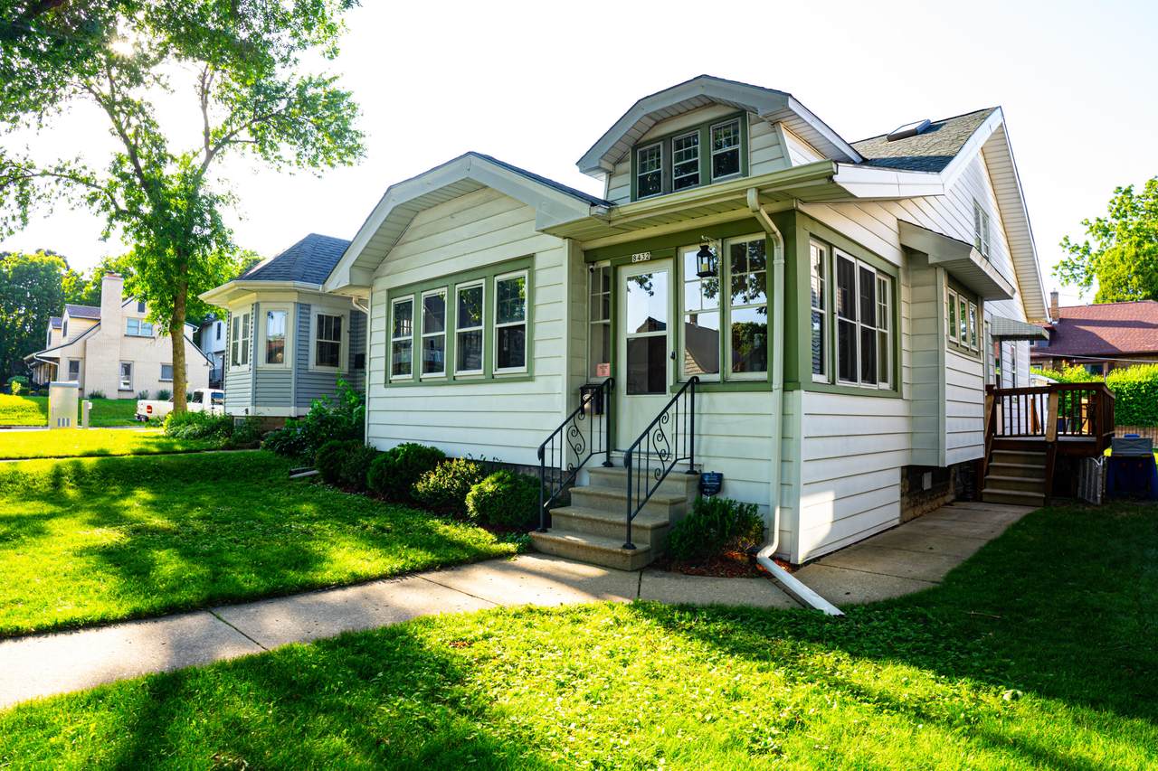 8432 Orchard St - Photo 1