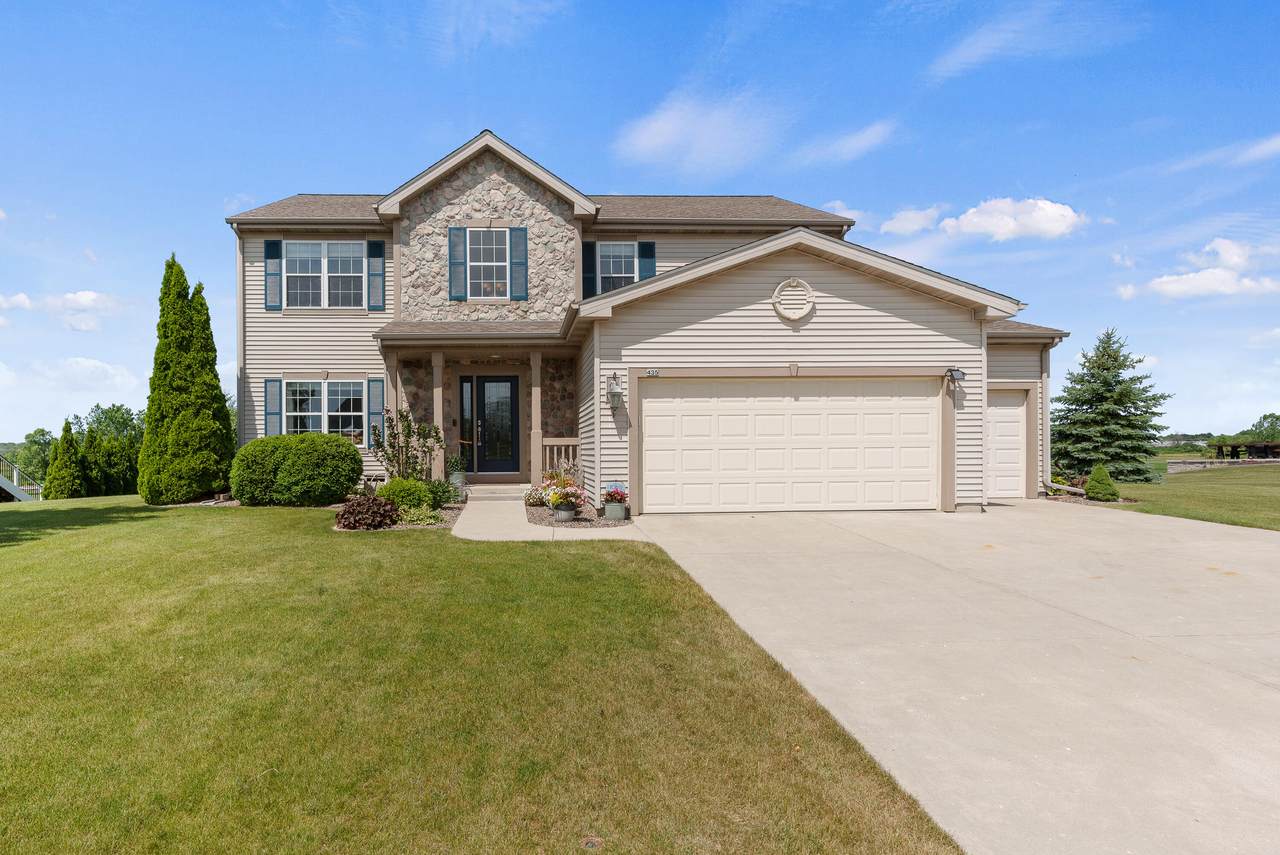 435 Aspen St - Photo 1