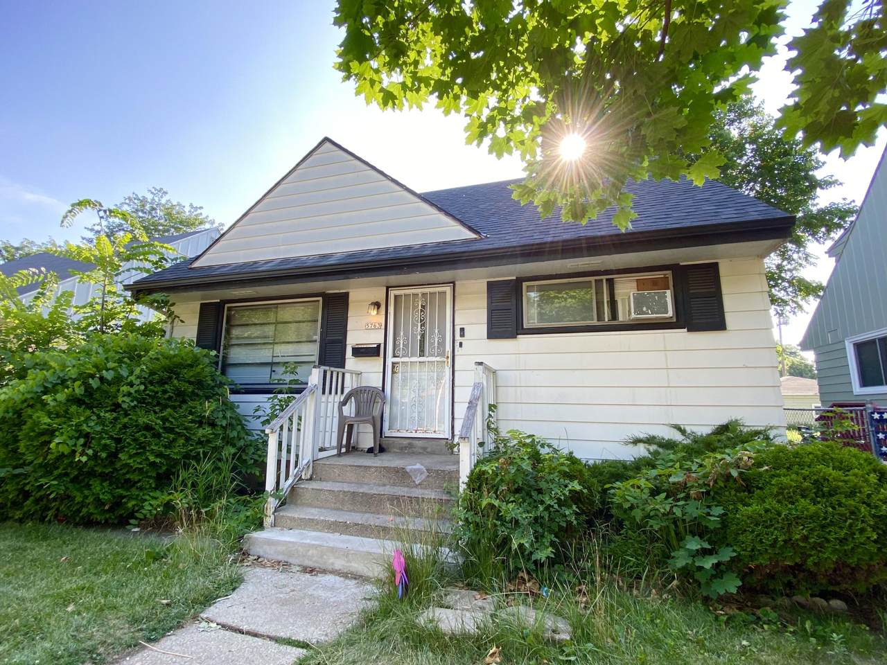 5763 92nd St - Photo 1