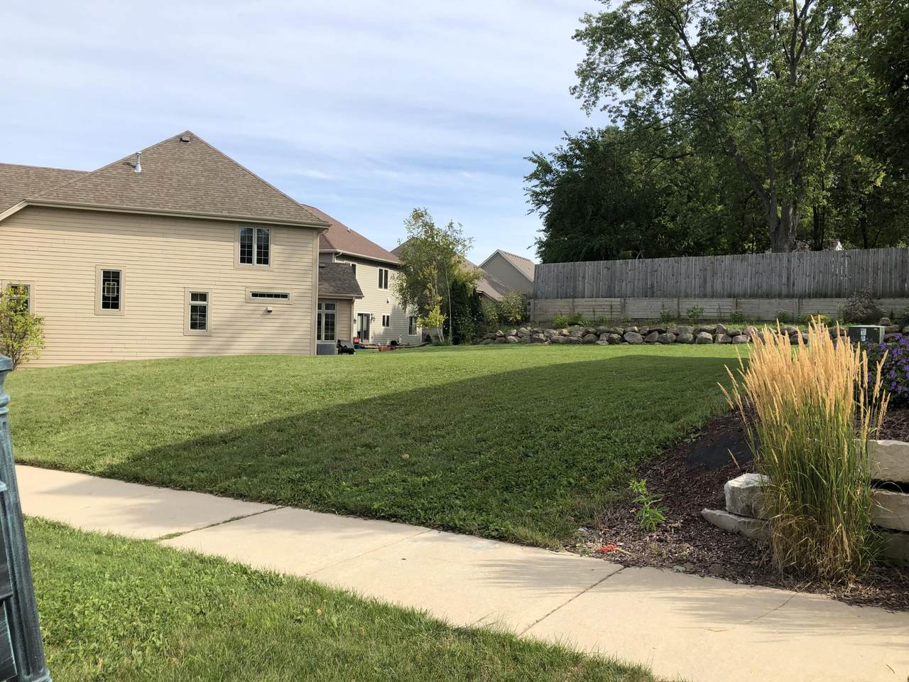 4225 Willow Way - Photo 1