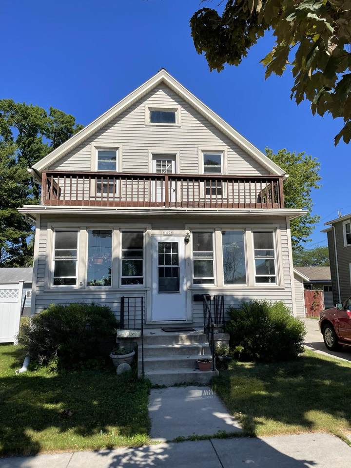 1605 8th St - Photo 1