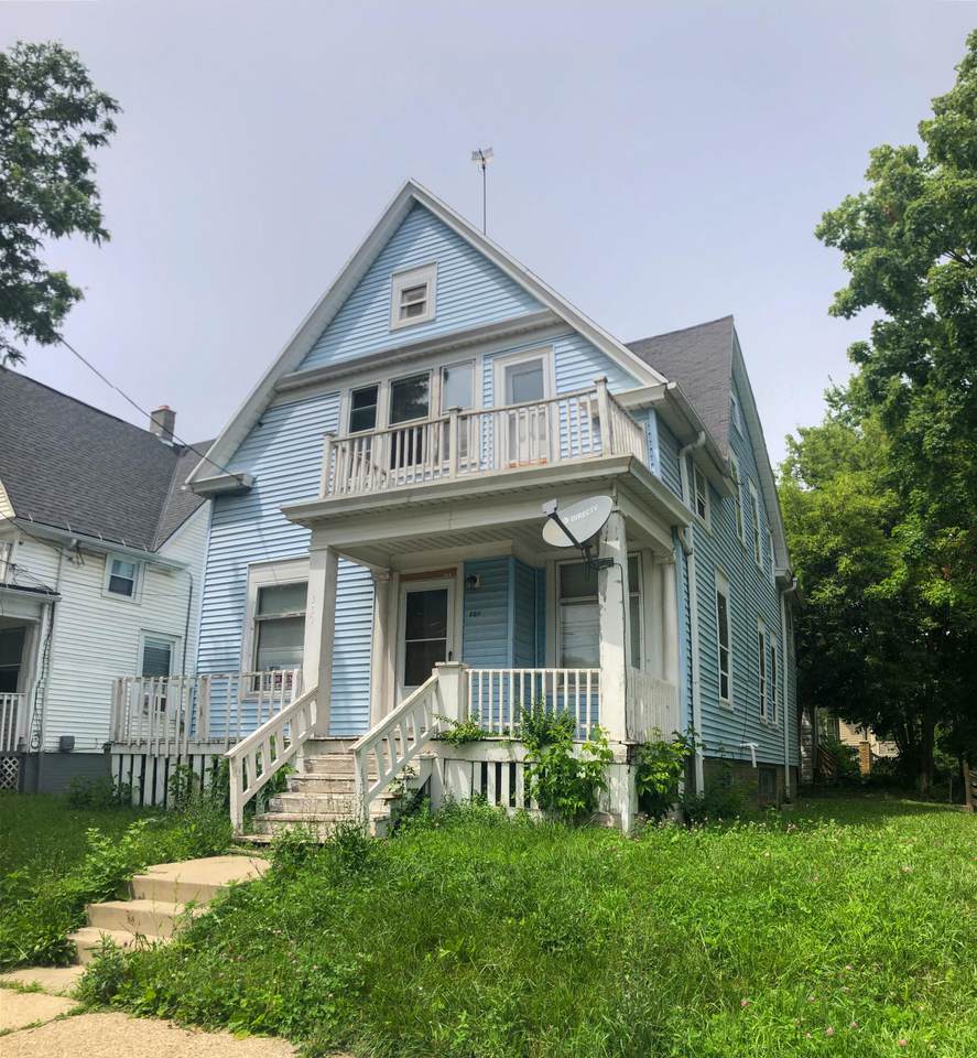 330 Chambers St - Photo 1
