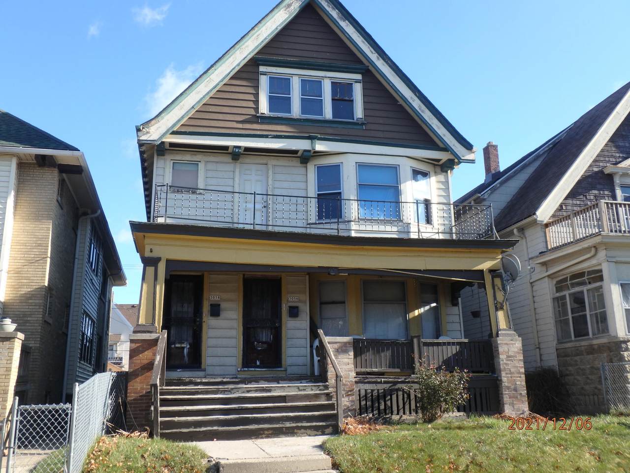 3056 9th St - Photo 1