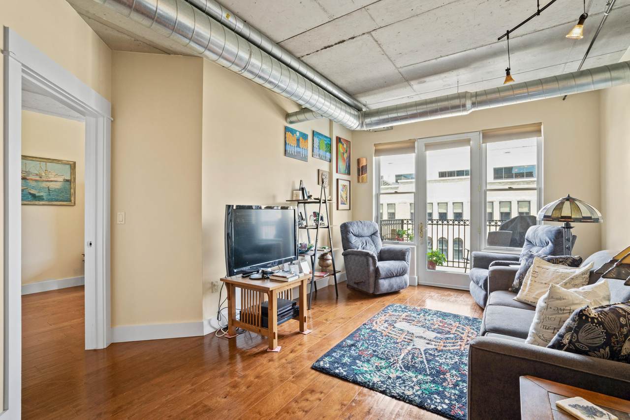 102 Water St - Photo 1