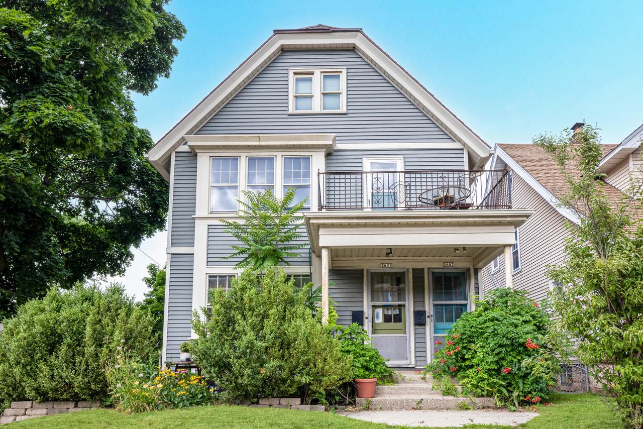 2601 Oakland Ave - Photo 1