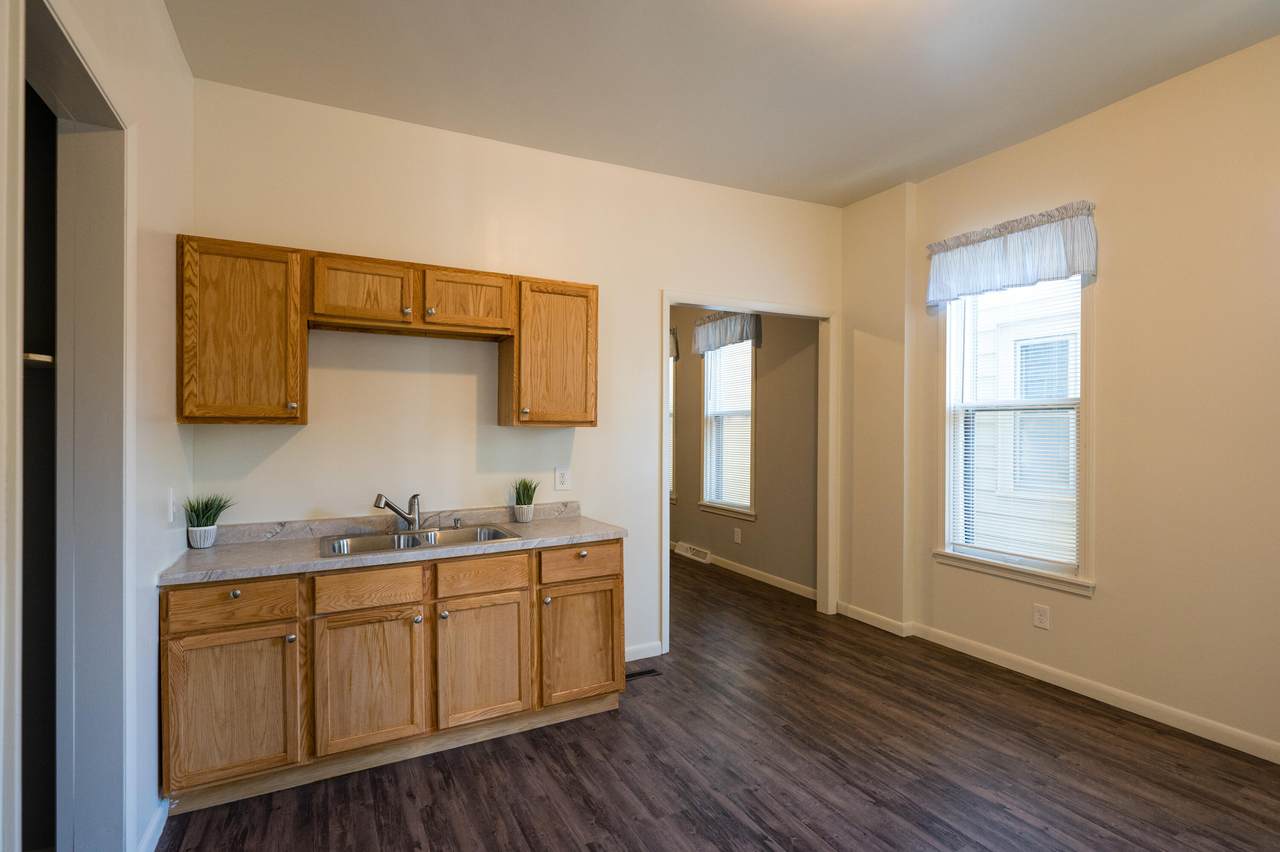 1133 23rd St - Photo 1