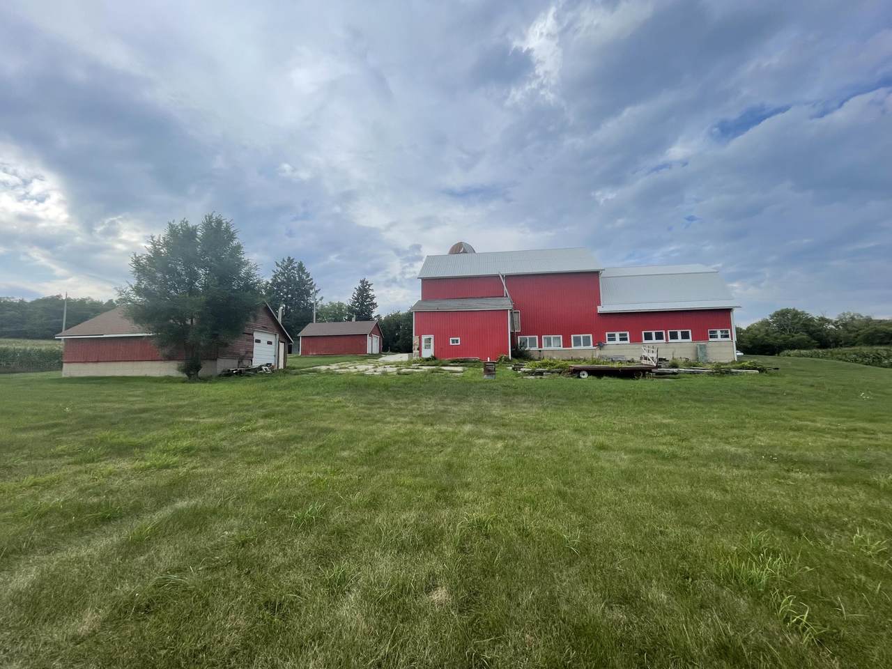 W2547 Springfield Rd - Photo 1