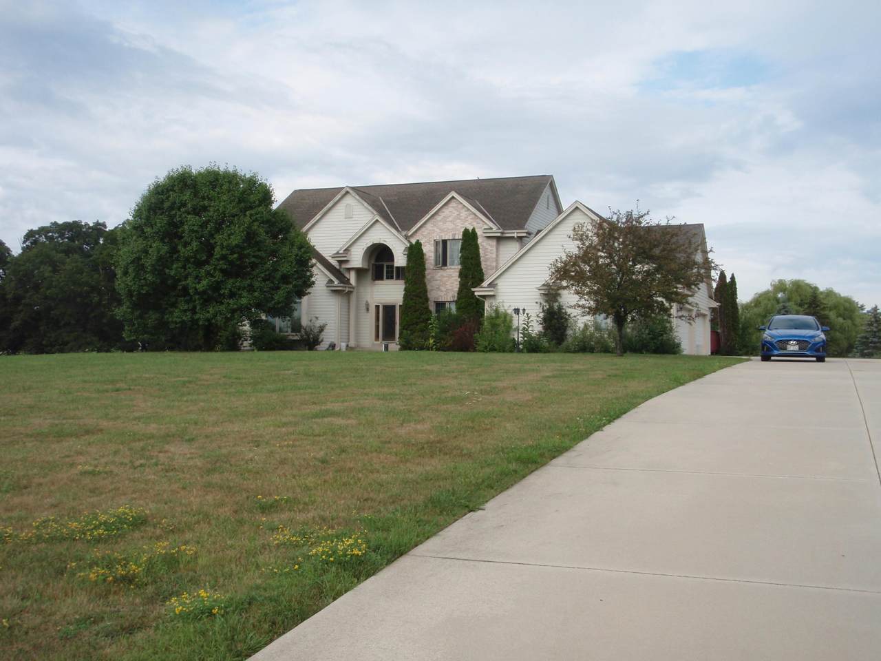 5900 Stefanie Way - Photo 1