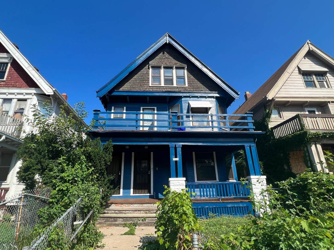 2442 39th St - Photo 1