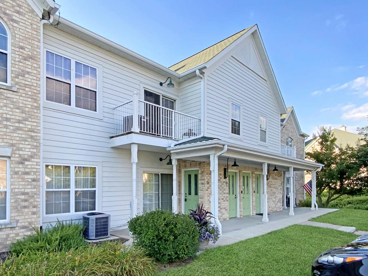 2740 Northview Rd - Photo 1