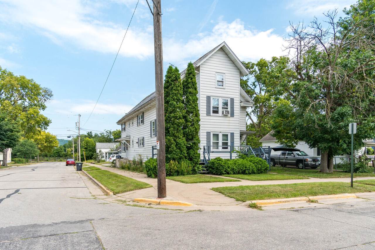 832 Liberty St - Photo 1