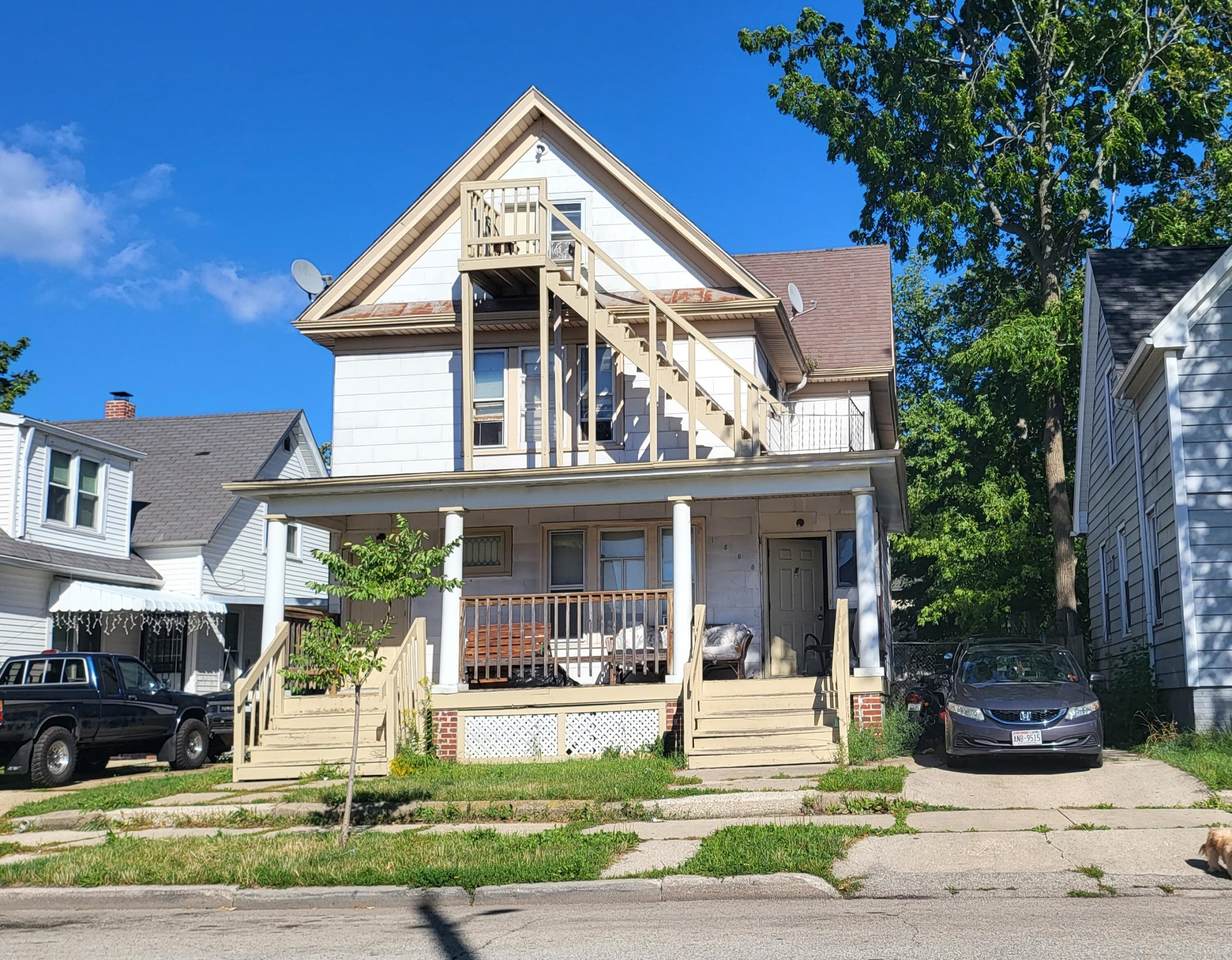 1563 Packard Ave - Photo 1