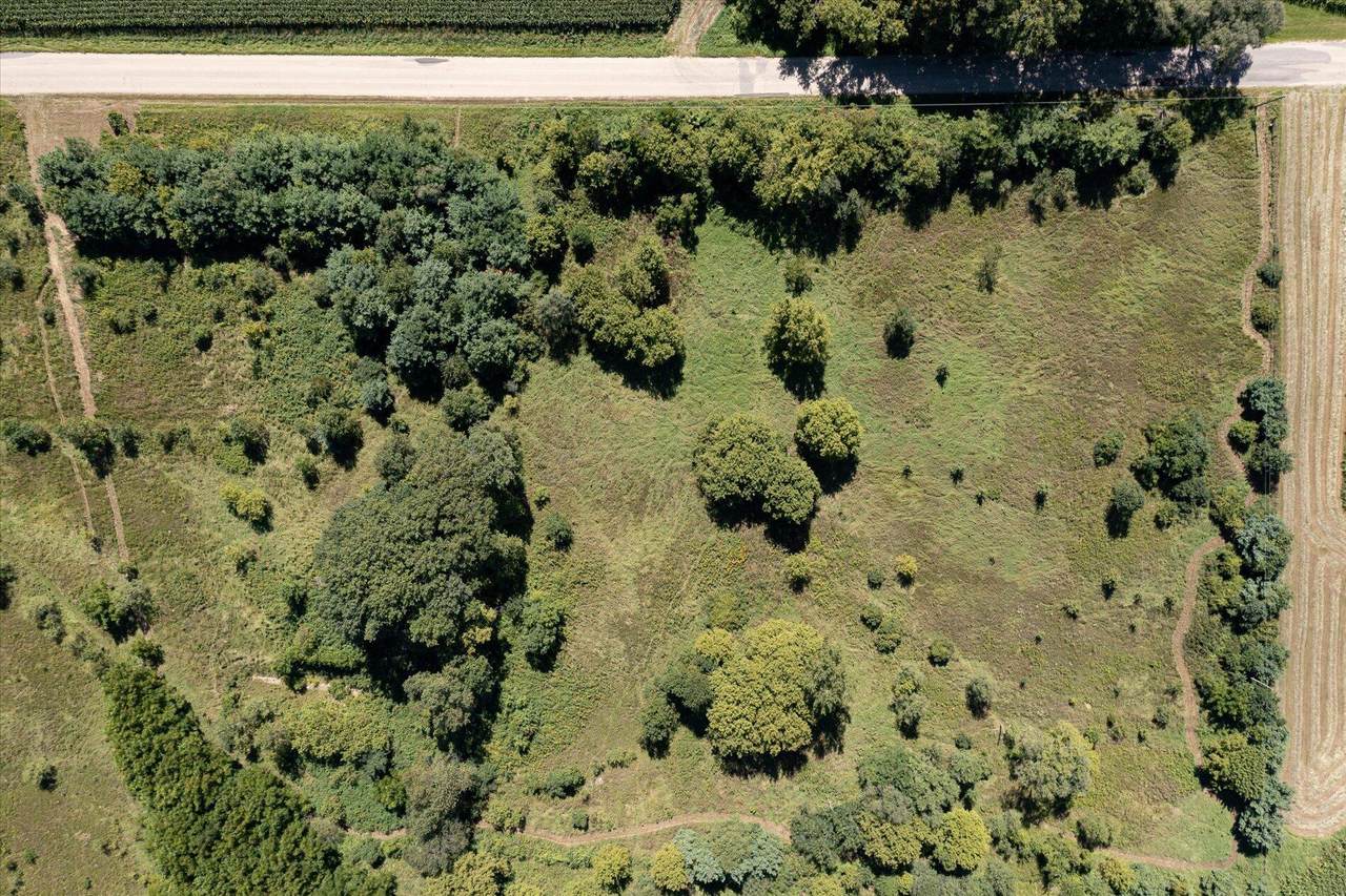 E7946 Upper Maple Dale Rd - Photo 1