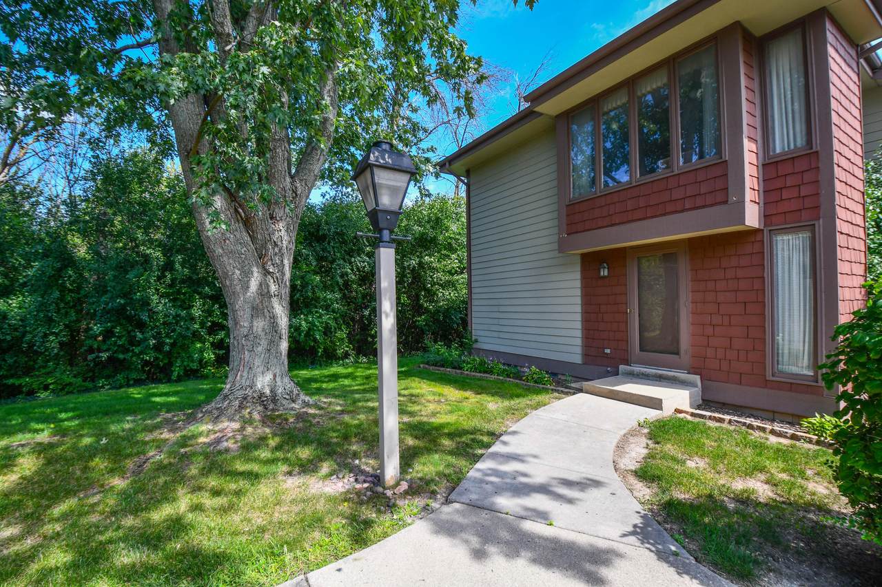 4942 Imperial Cir - Photo 1