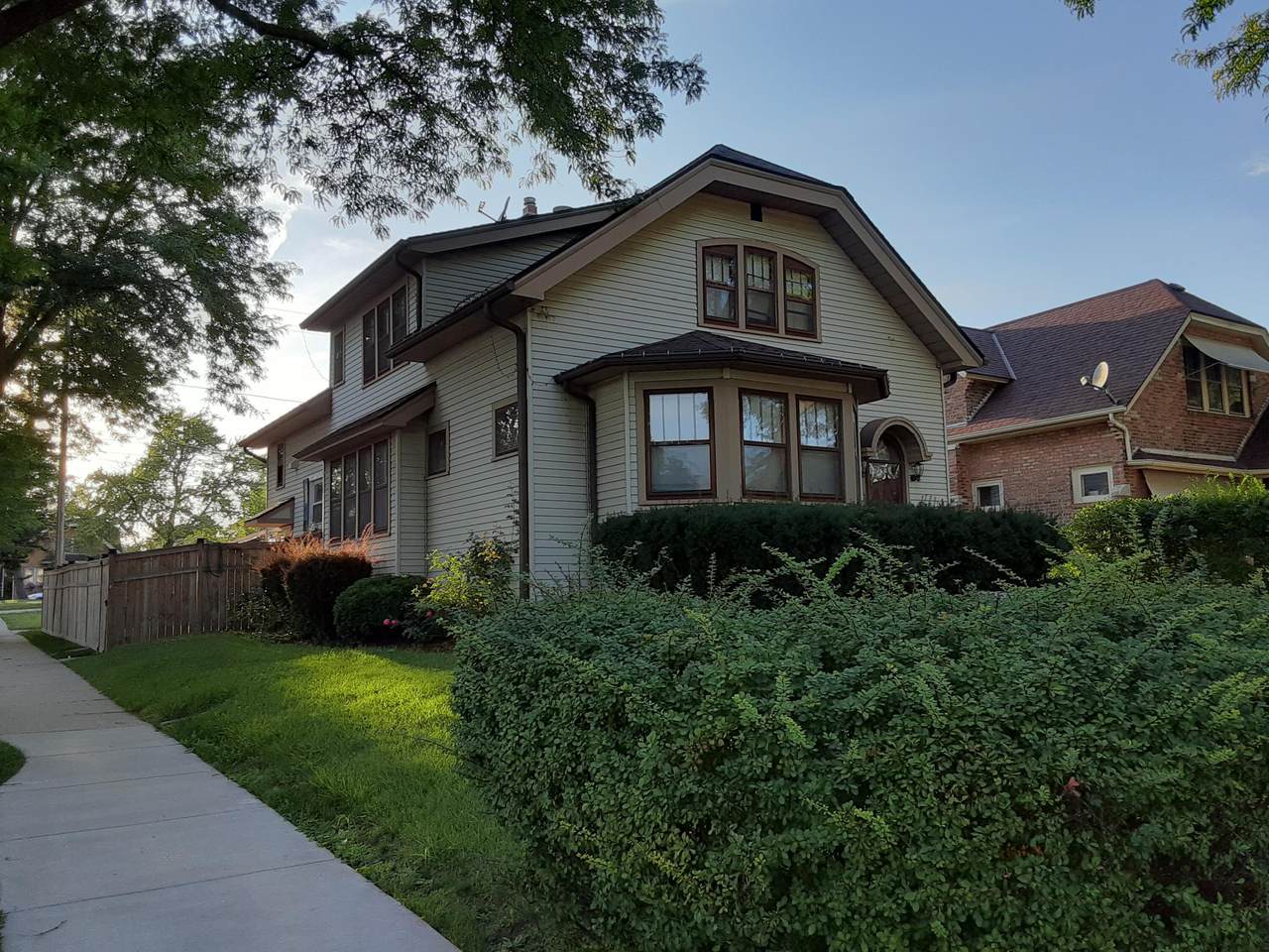 1577 59th St - Photo 1