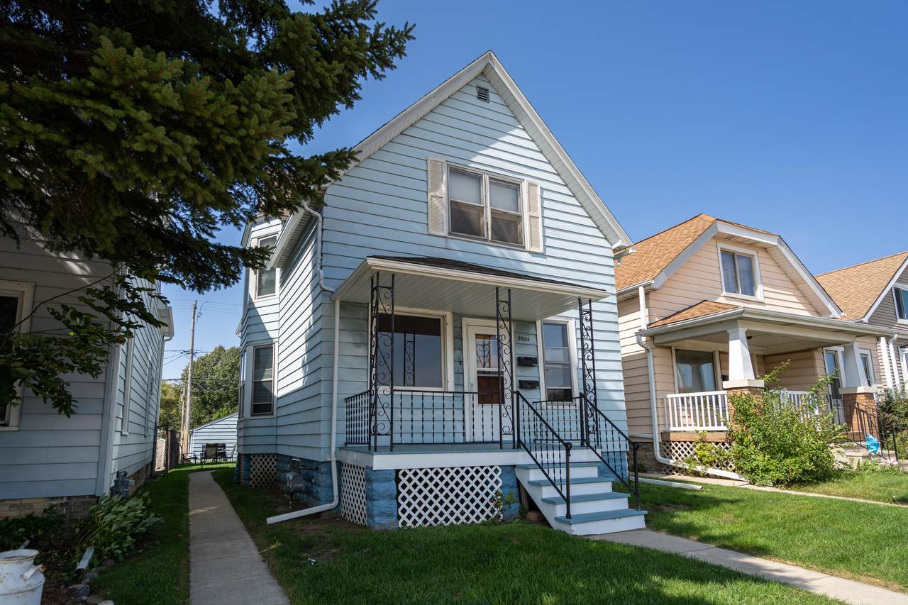2808 Chicago Ave - Photo 1