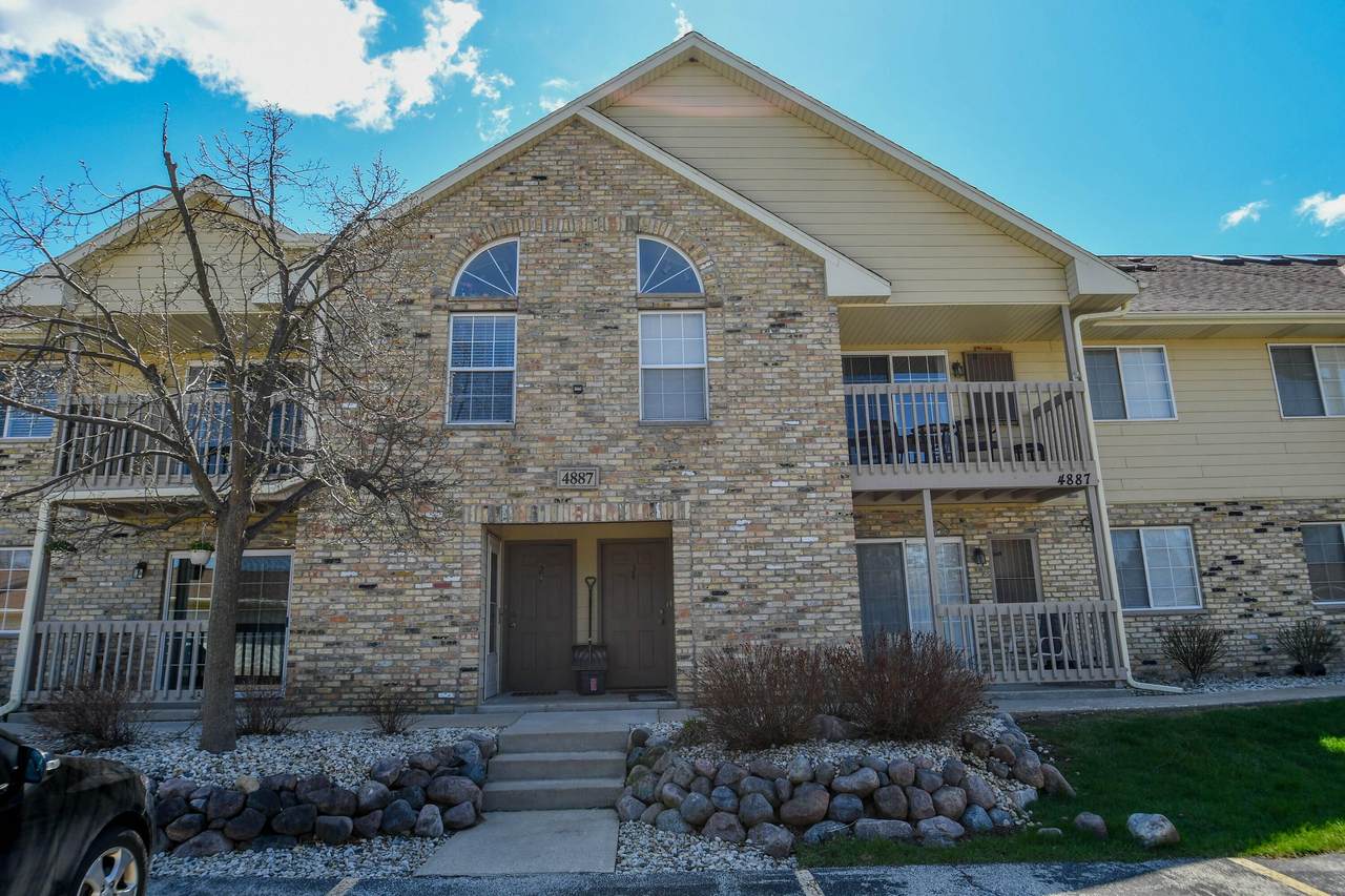 4887 Easy St - Photo 1