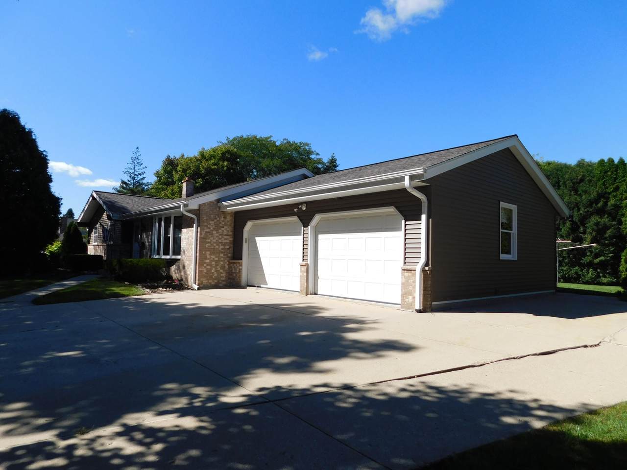 W71N676 Harrison Ave - Photo 1