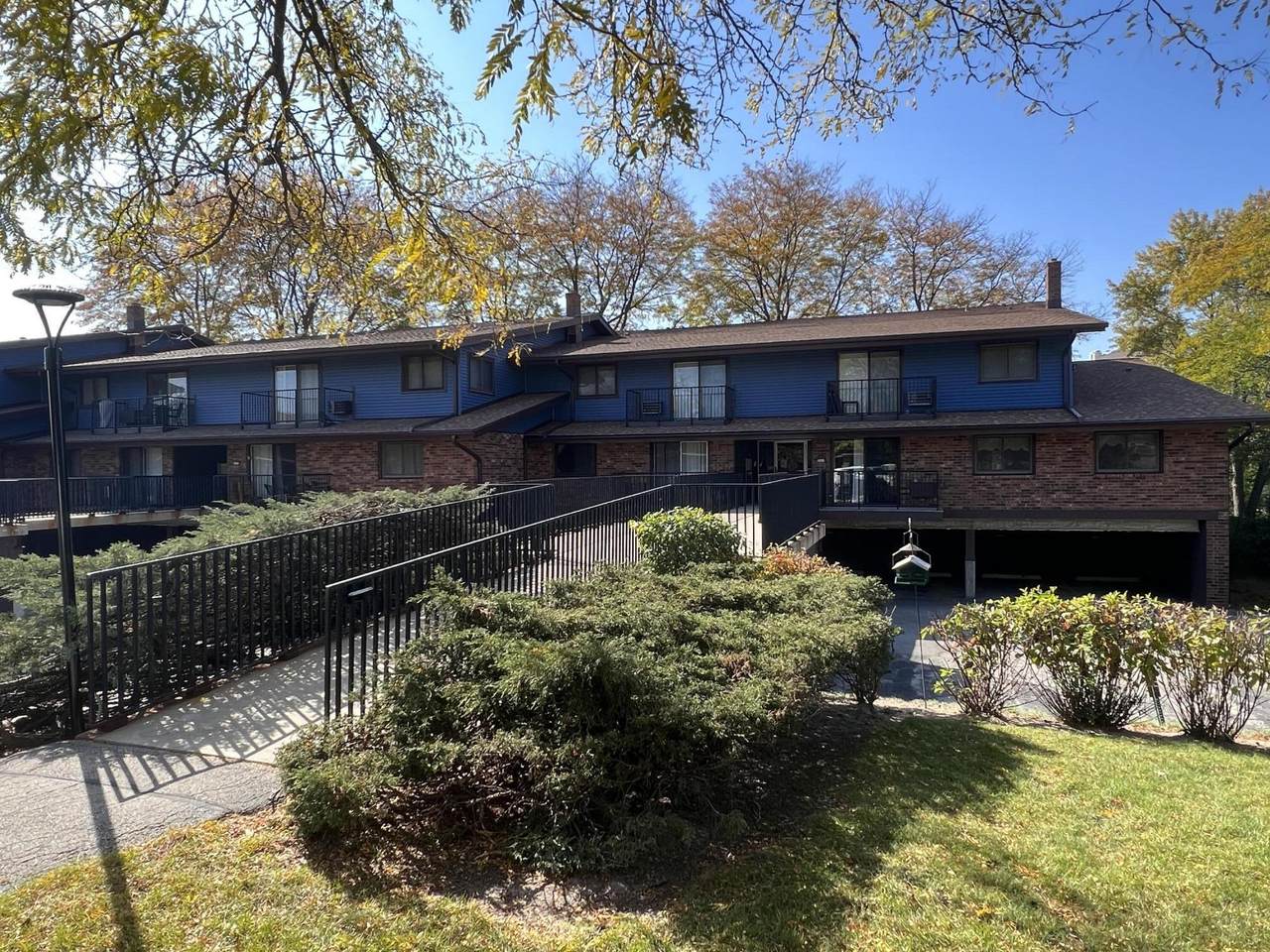8565 Waterford Ave - Photo 1