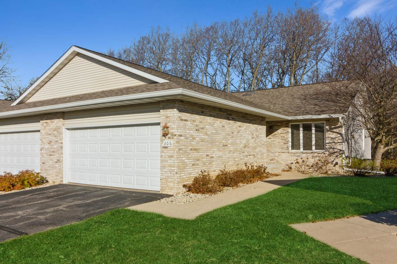 306 Monica Ave - Photo 1