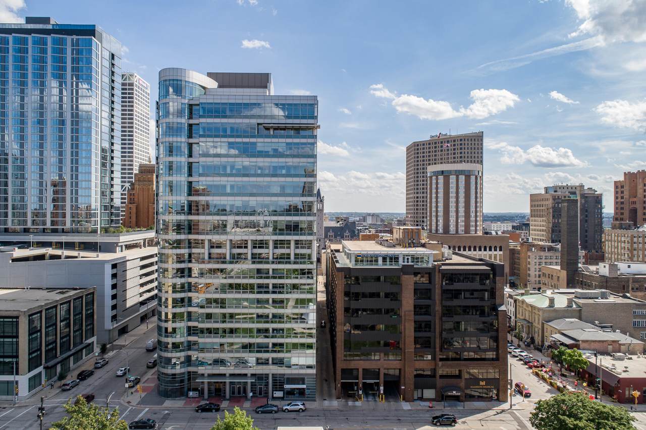 545 Wells St - Photo 1