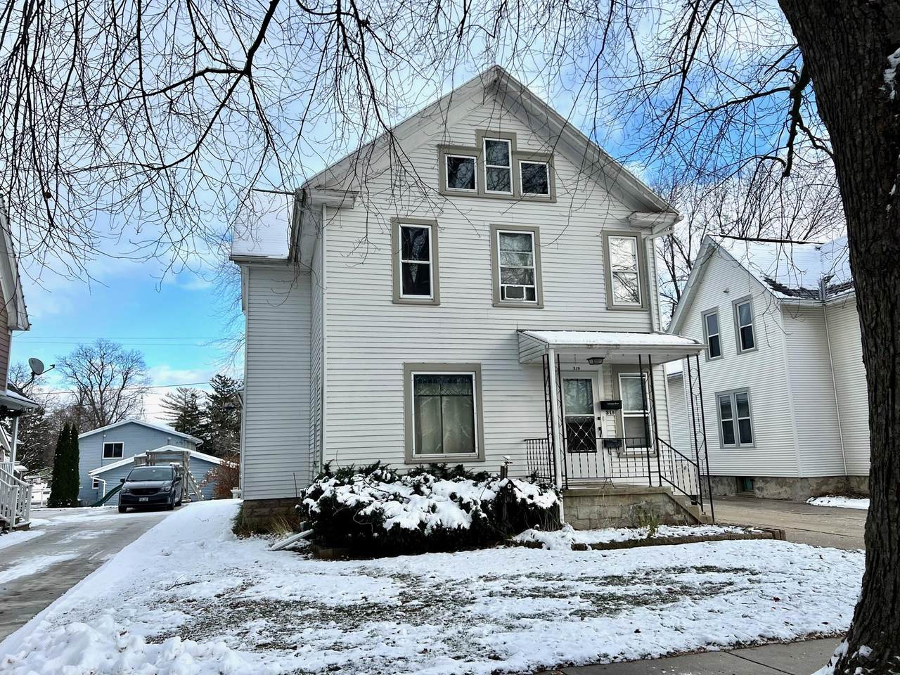 319 Stafford St - Photo 1