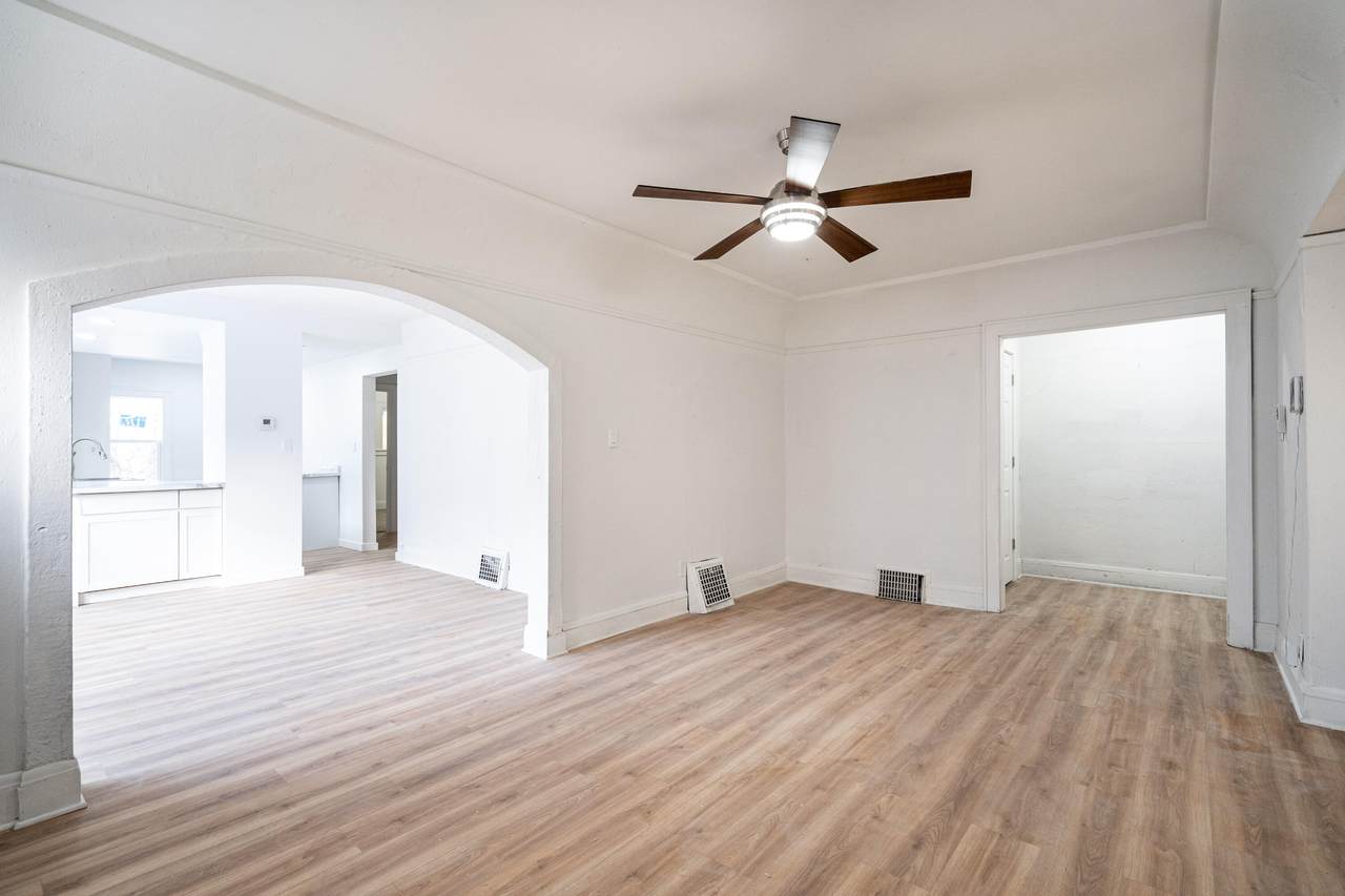 7017 43rd St - Photo 1