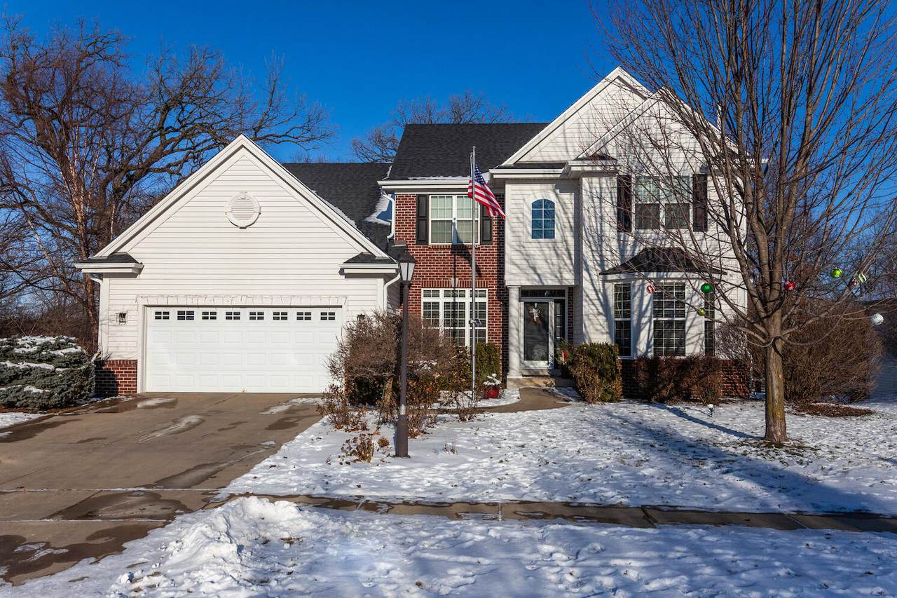 1270 Goldfinch Way - Photo 1
