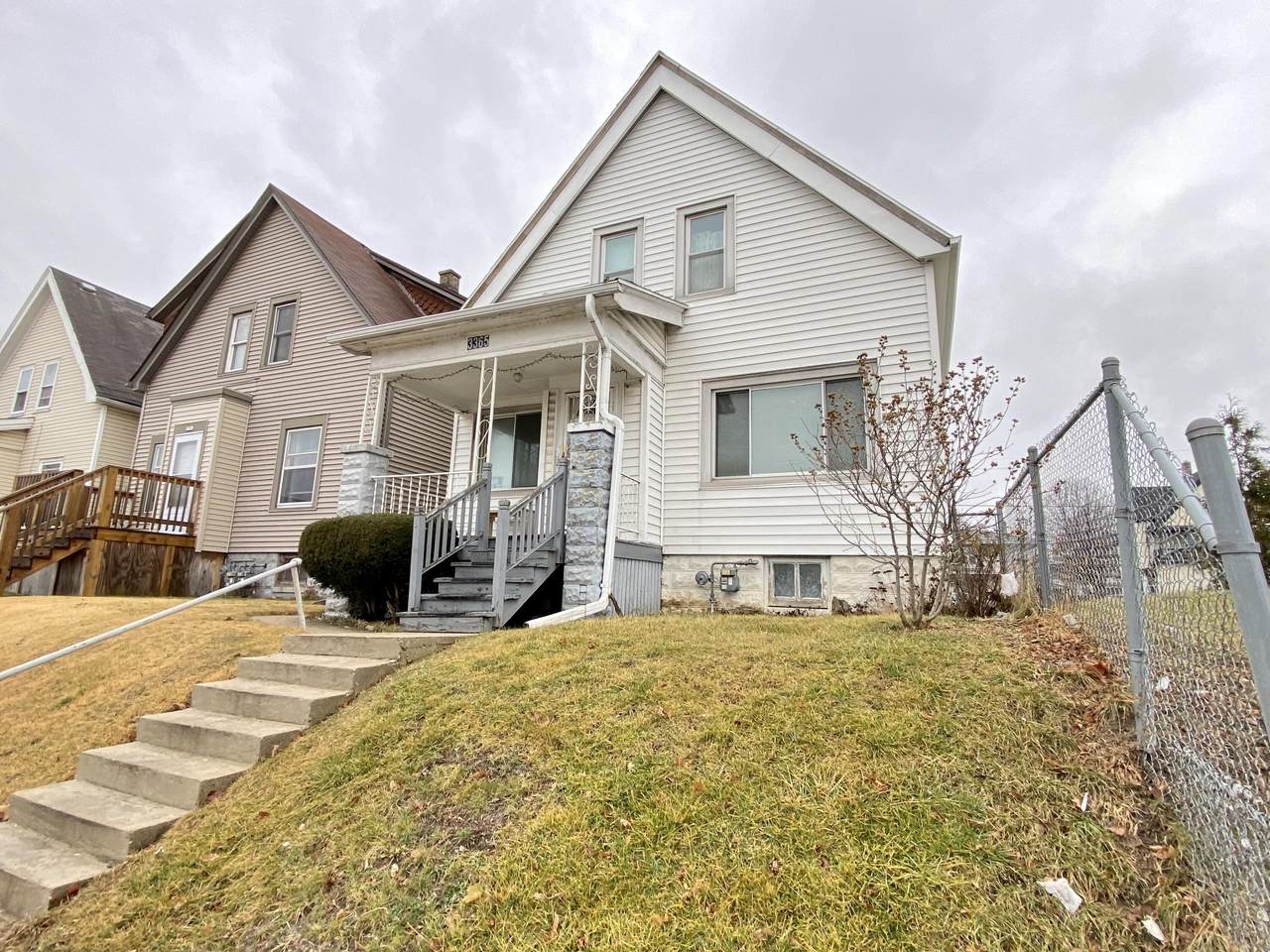 3365 Holton St - Photo 1