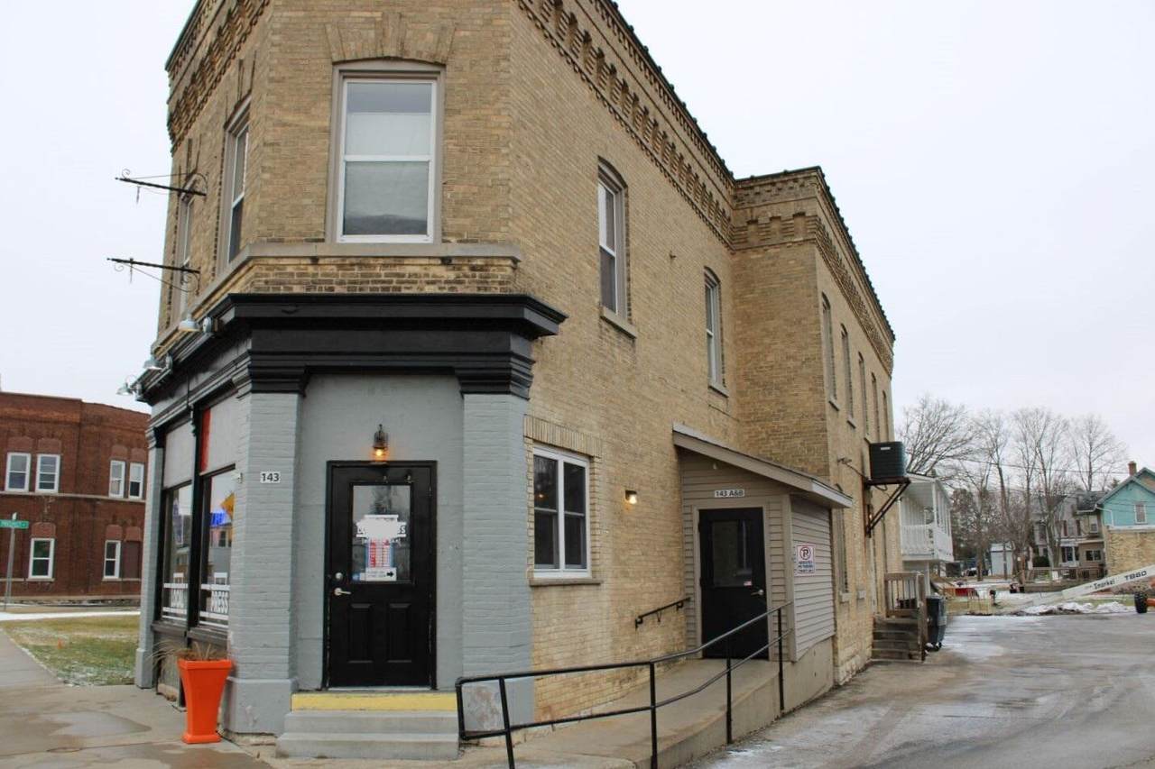 143 Main St - Photo 1