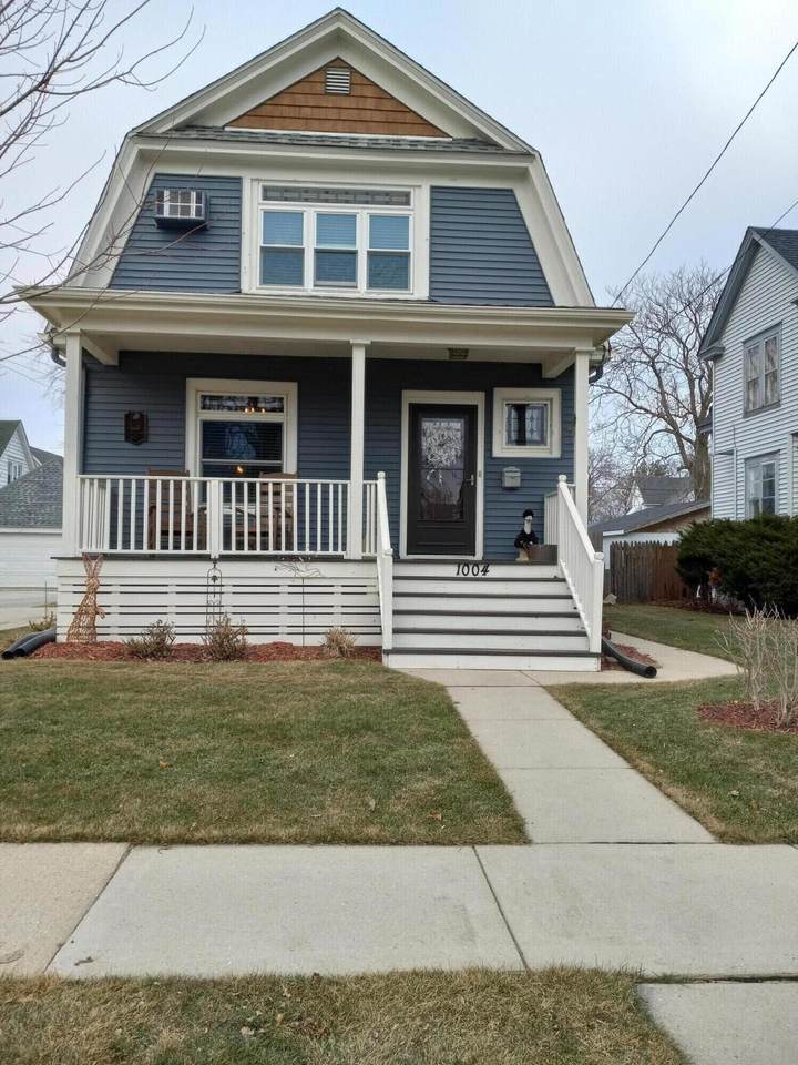 1004 70th St - Photo 1