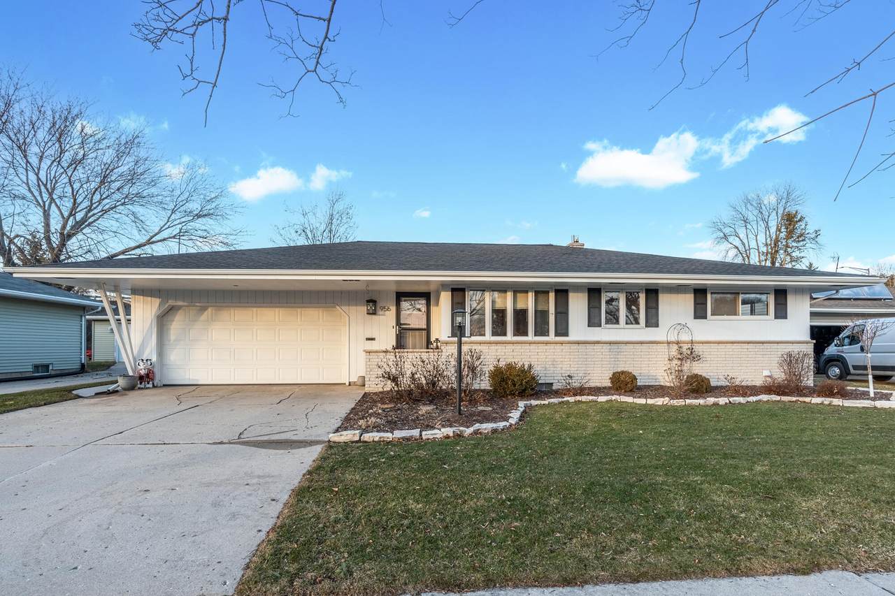 956 Rosemere Cir - Photo 1