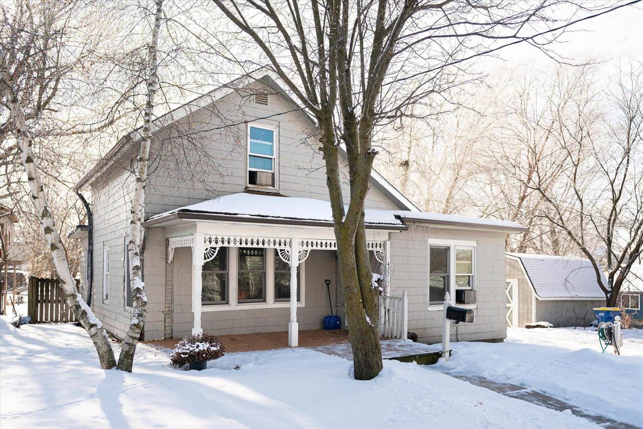 425 E Decker St - Photo 1