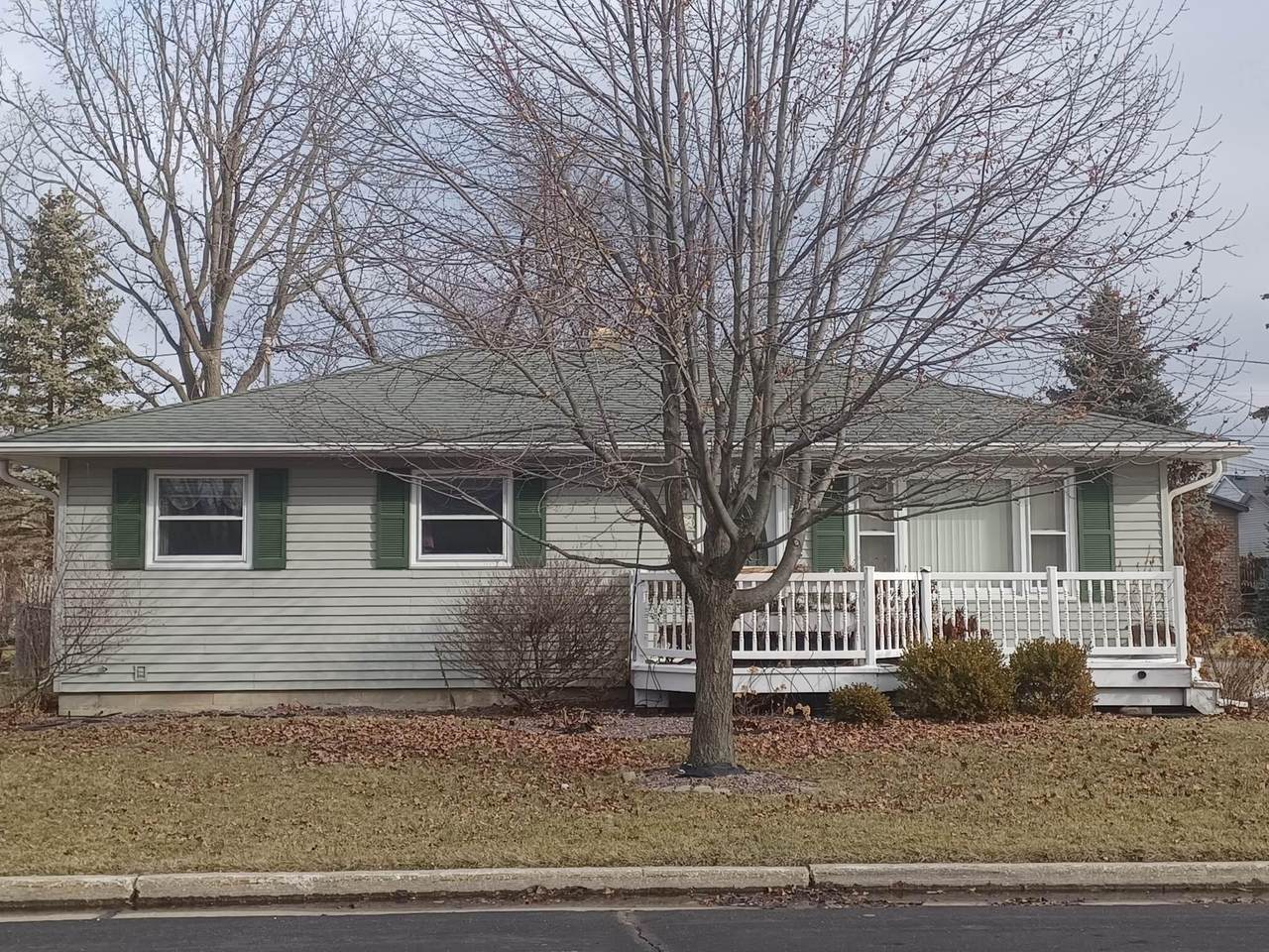 915 High St - Photo 1