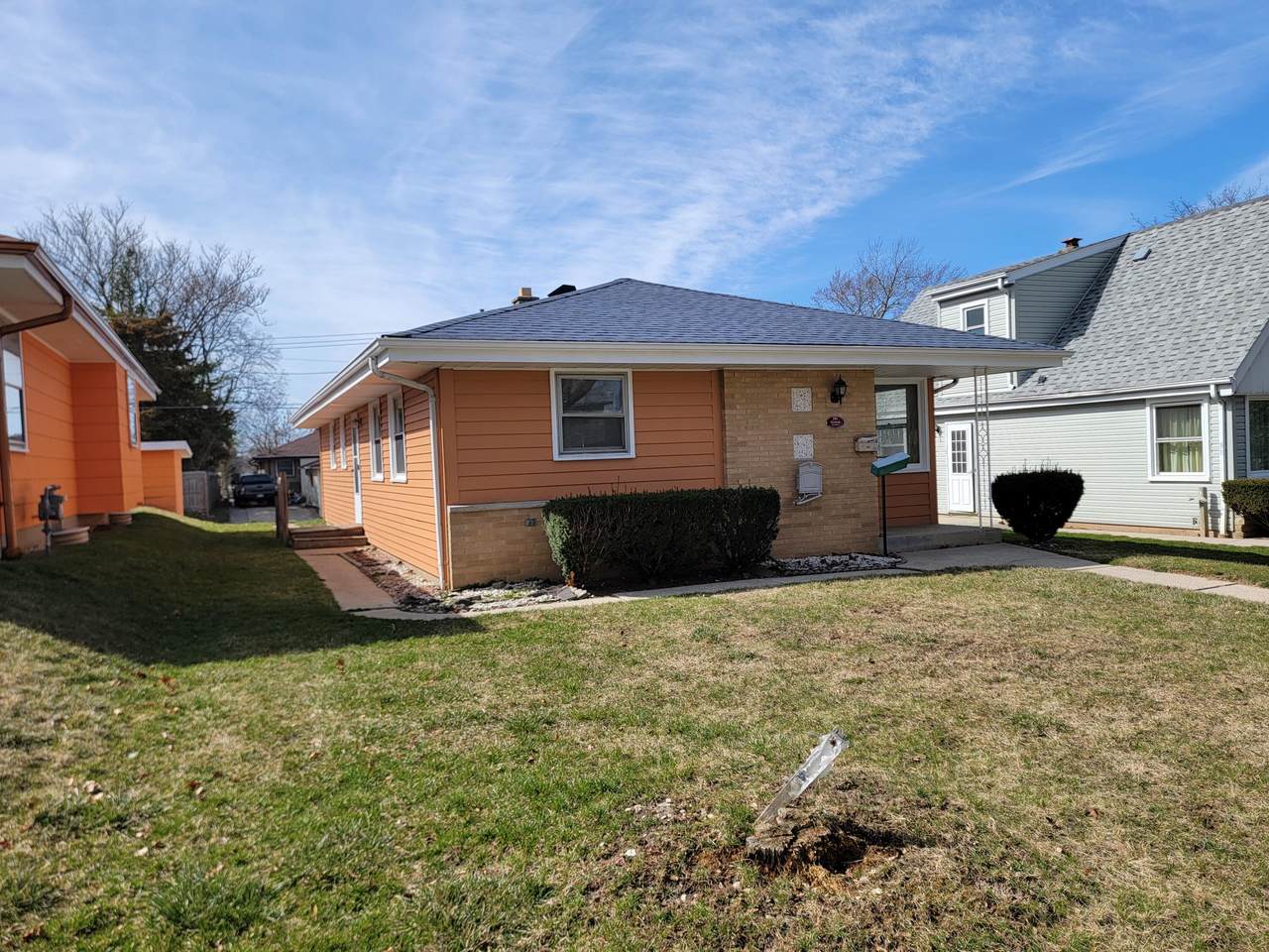 5853 72nd St - Photo 1