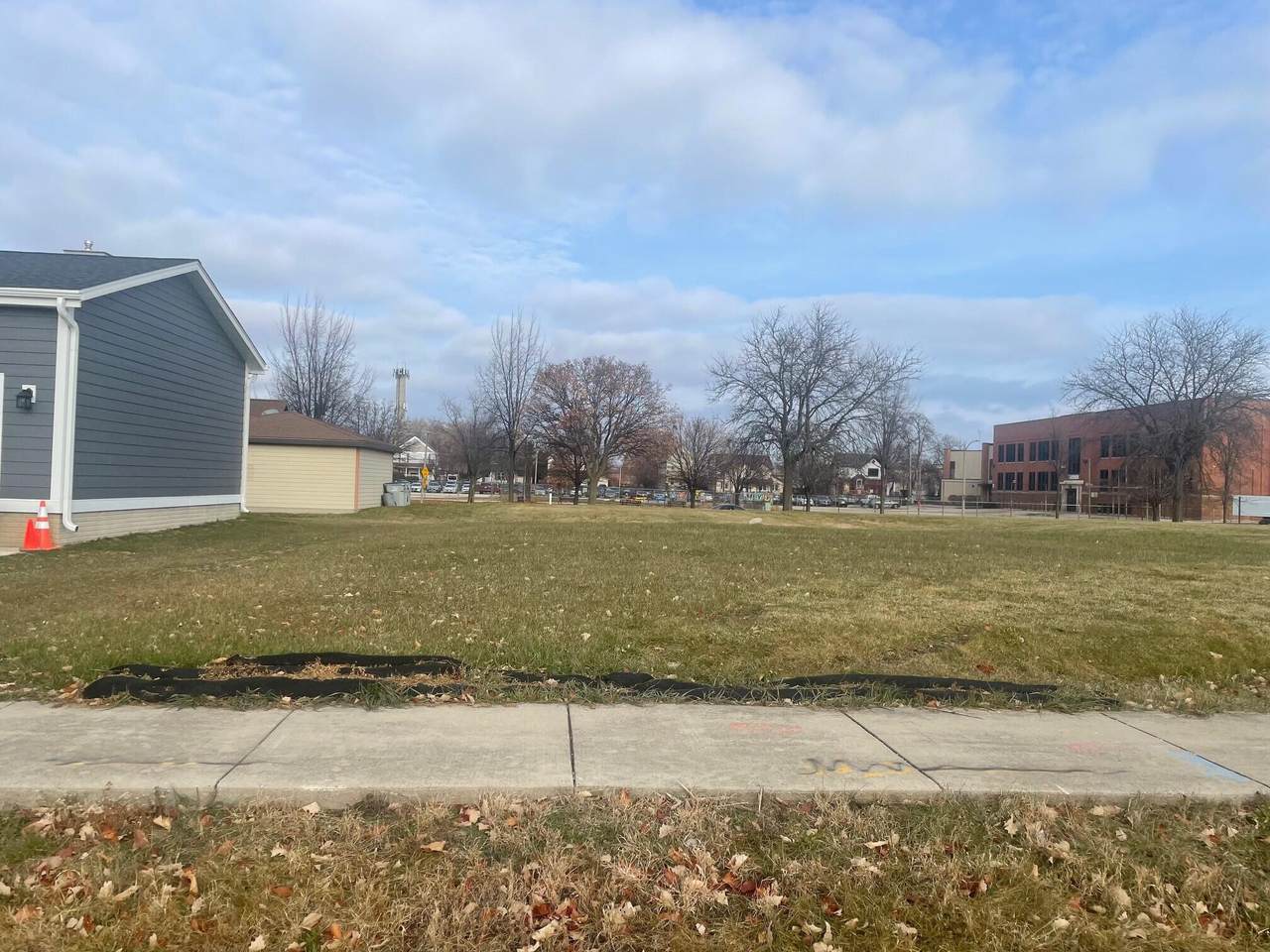1334 Harmon St - Photo 1