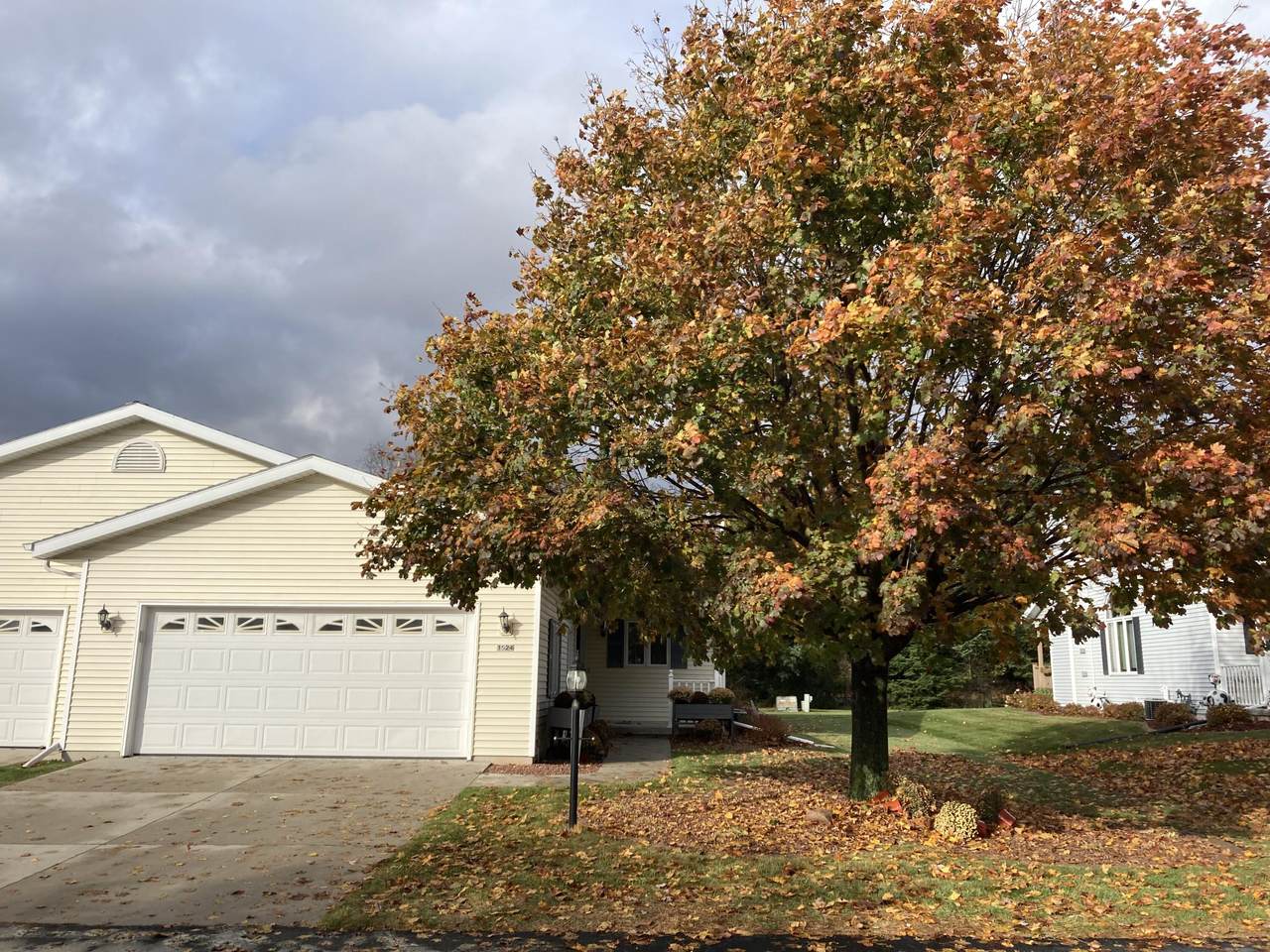 1524 Deer Brook Dr - Photo 1