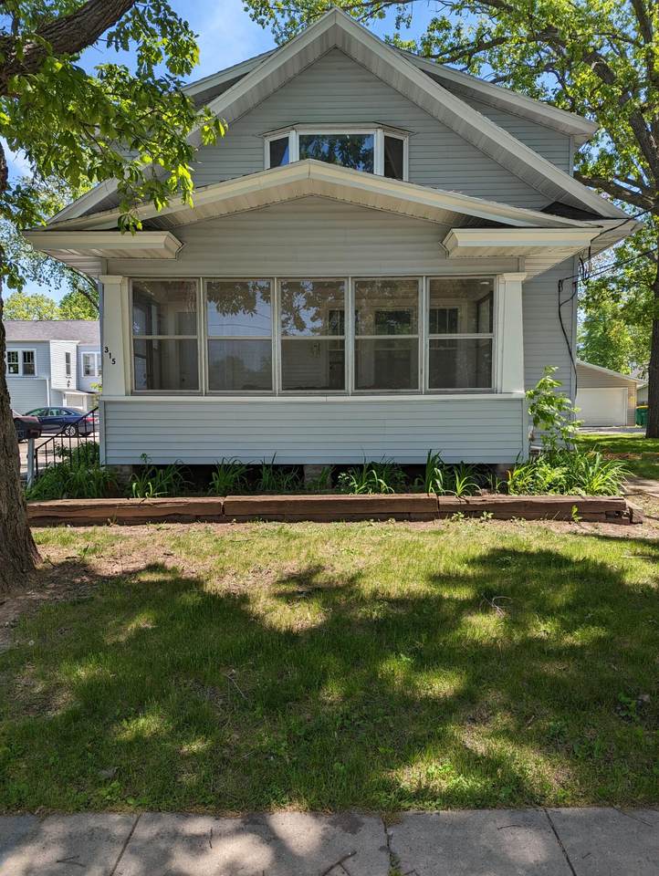 309 Oak St - Photo 1