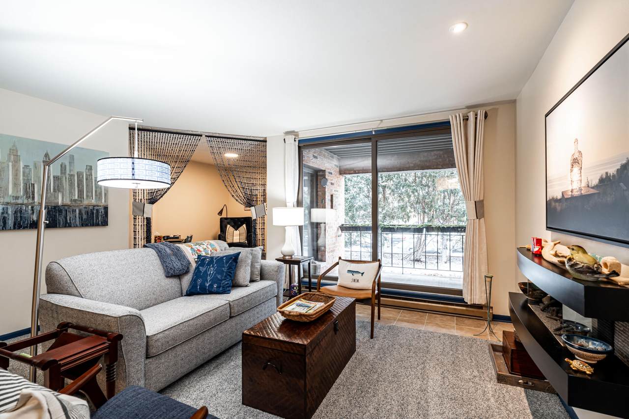 3942 Oakland Ave - Photo 1