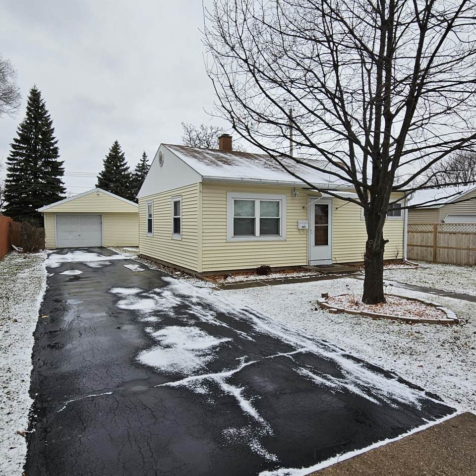 3417 61st St - Photo 1