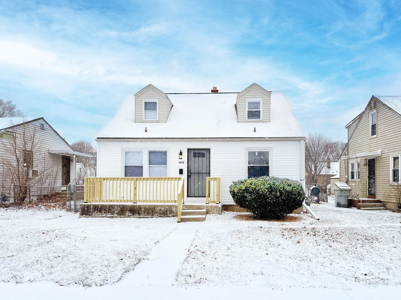 4924 22nd St - Photo 1