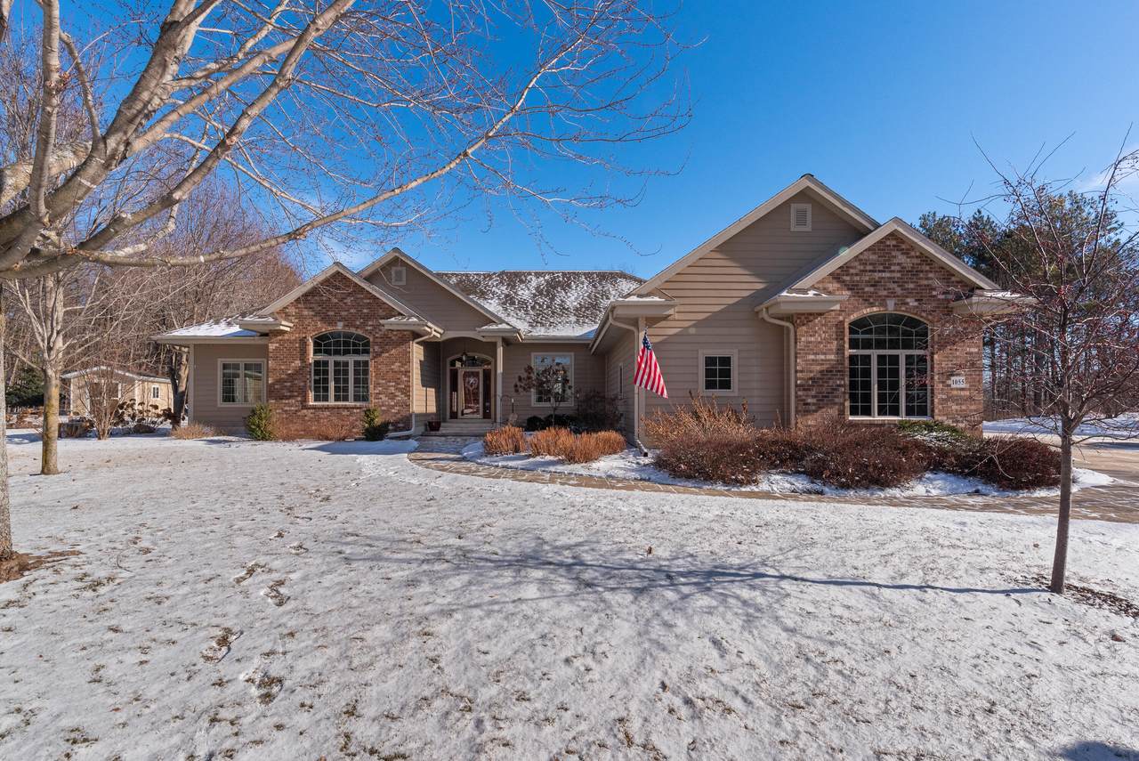 1055 Silverwood Pl - Photo 1